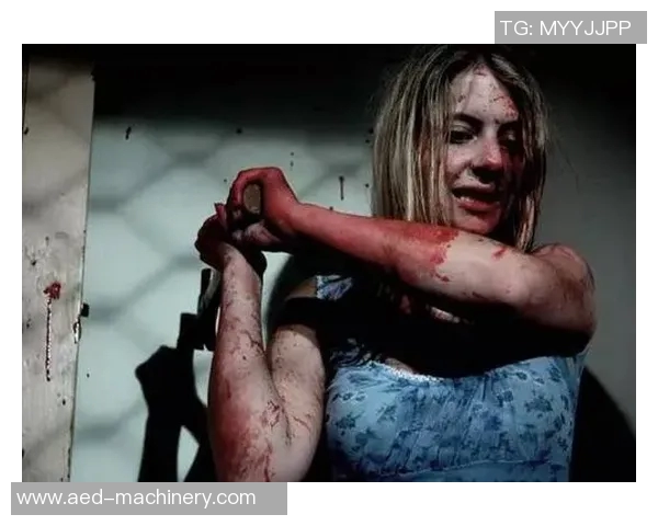 非法足球的黑暗世界揭示了运动背后的阴暗交易与暴力冲突 非法足球的黑暗世界揭示了运动背后的阴暗交易与暴力冲突